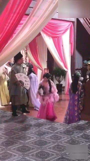 怡红院国产视频,揭秘古代青楼风华绝代的传奇故事  第2张